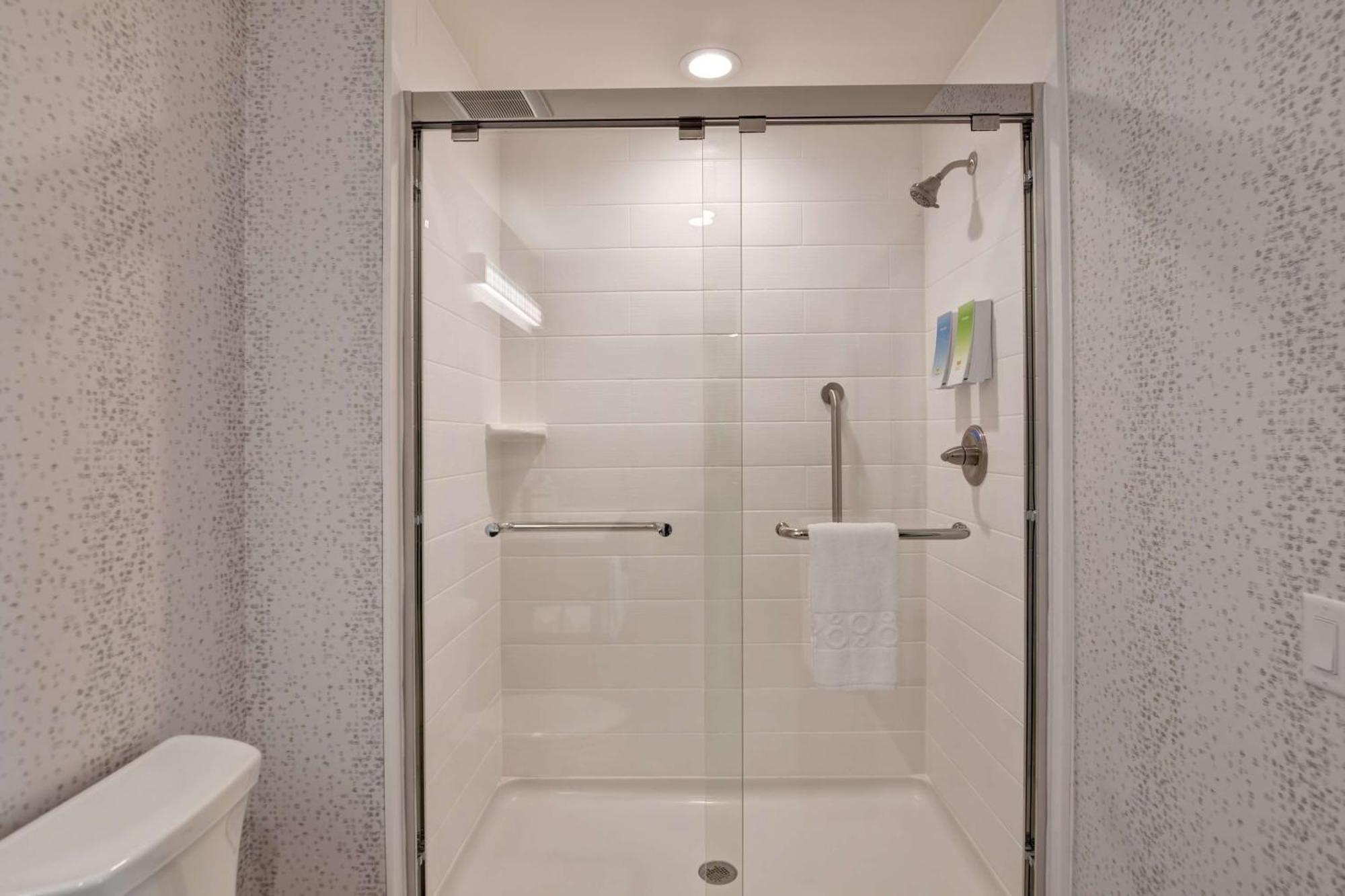 Home2 Suites By Hilton Hot Springs Exterior photo